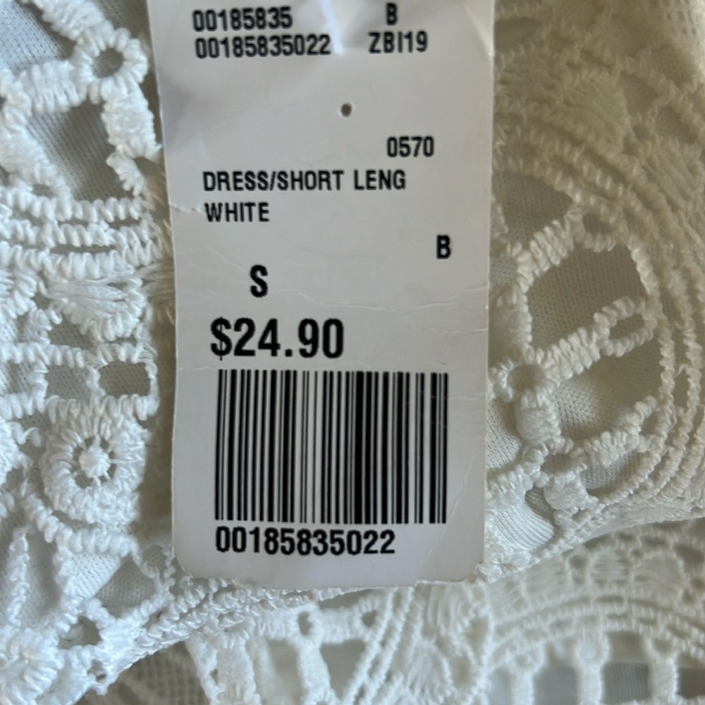 White dress - Picture 9 of 9